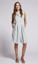 Load image into Gallery viewer, Cotton Dress Mandarin, More Prints.
