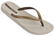 Load image into Gallery viewer, Ipanema Metallic V, More Colours, Sizes 6 - 10
