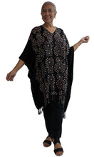 Load image into Gallery viewer, Rayon Cover Up V Neck Bubbles, More Colours
